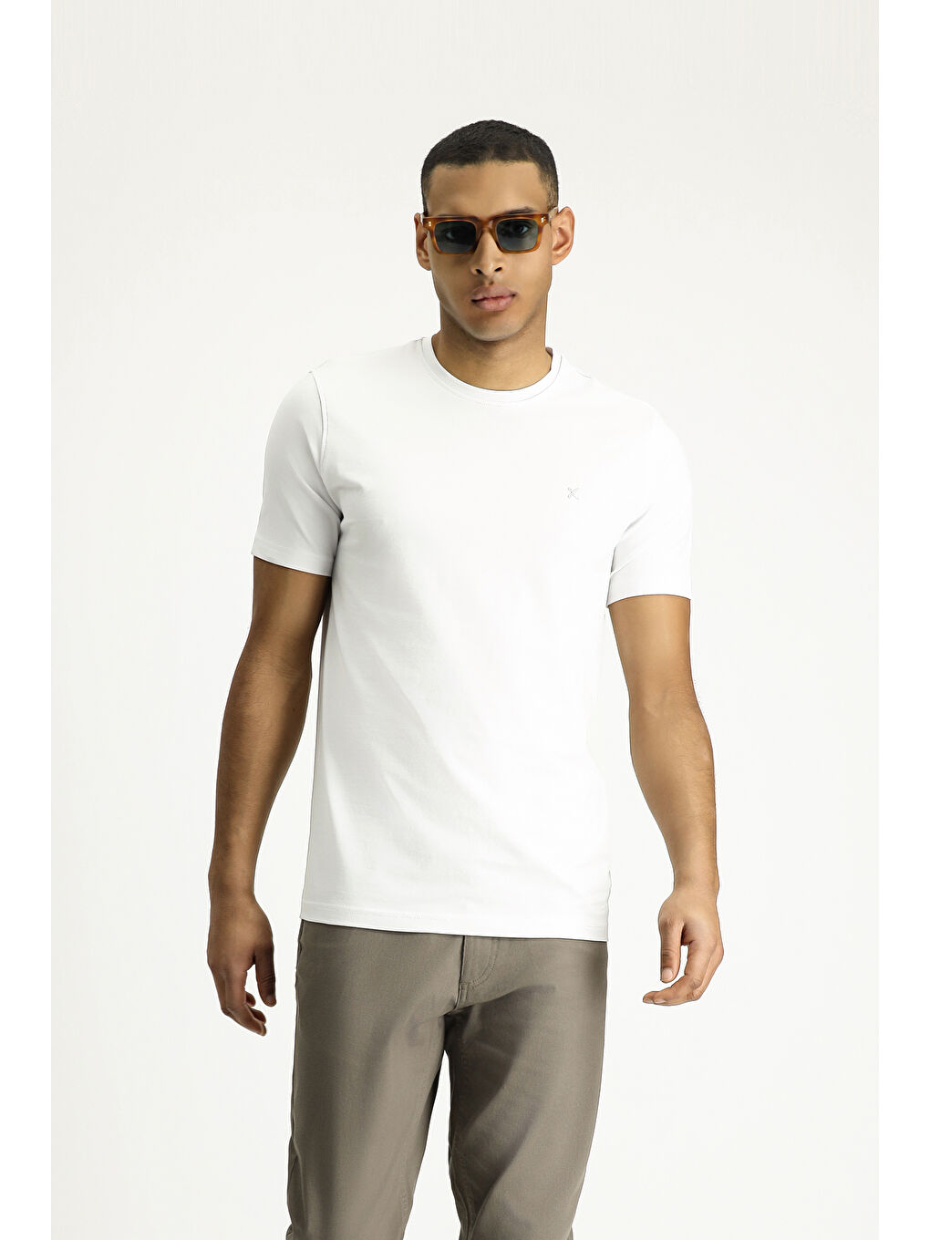 Beyaz Bisiklet Yaka Slim Fit Dar Kesim Süprem Pamuklu Tişört-9