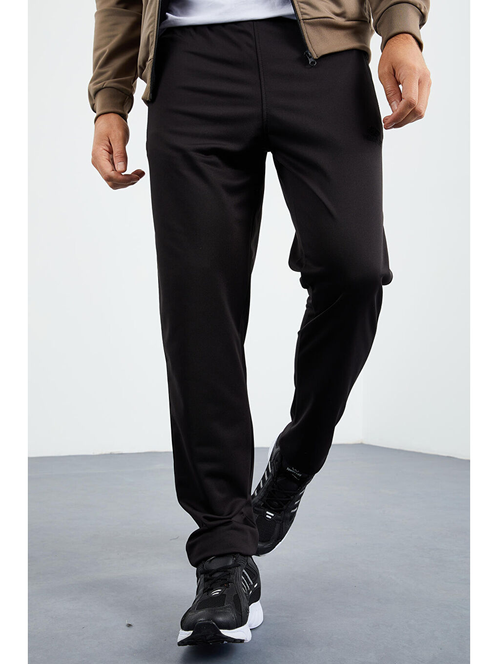 Sarı Camel - Siyah Dik Yaka Fermuarlı Standart Kalıp Klasik Paça Erkek Eşofman Takımı  - 85162-1