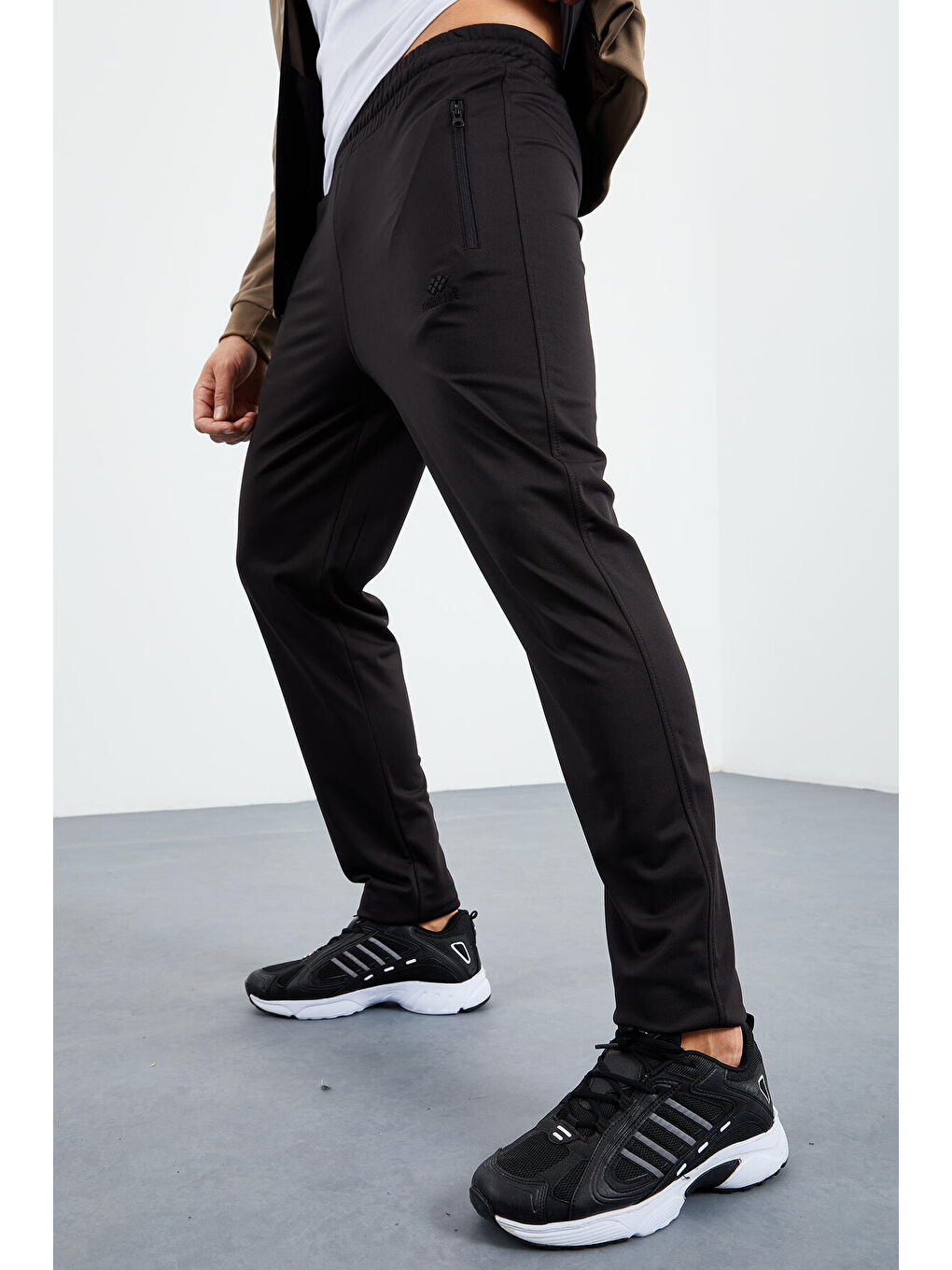 Sarı Camel - Siyah Dik Yaka Fermuarlı Standart Kalıp Klasik Paça Erkek Eşofman Takımı  - 85162-4