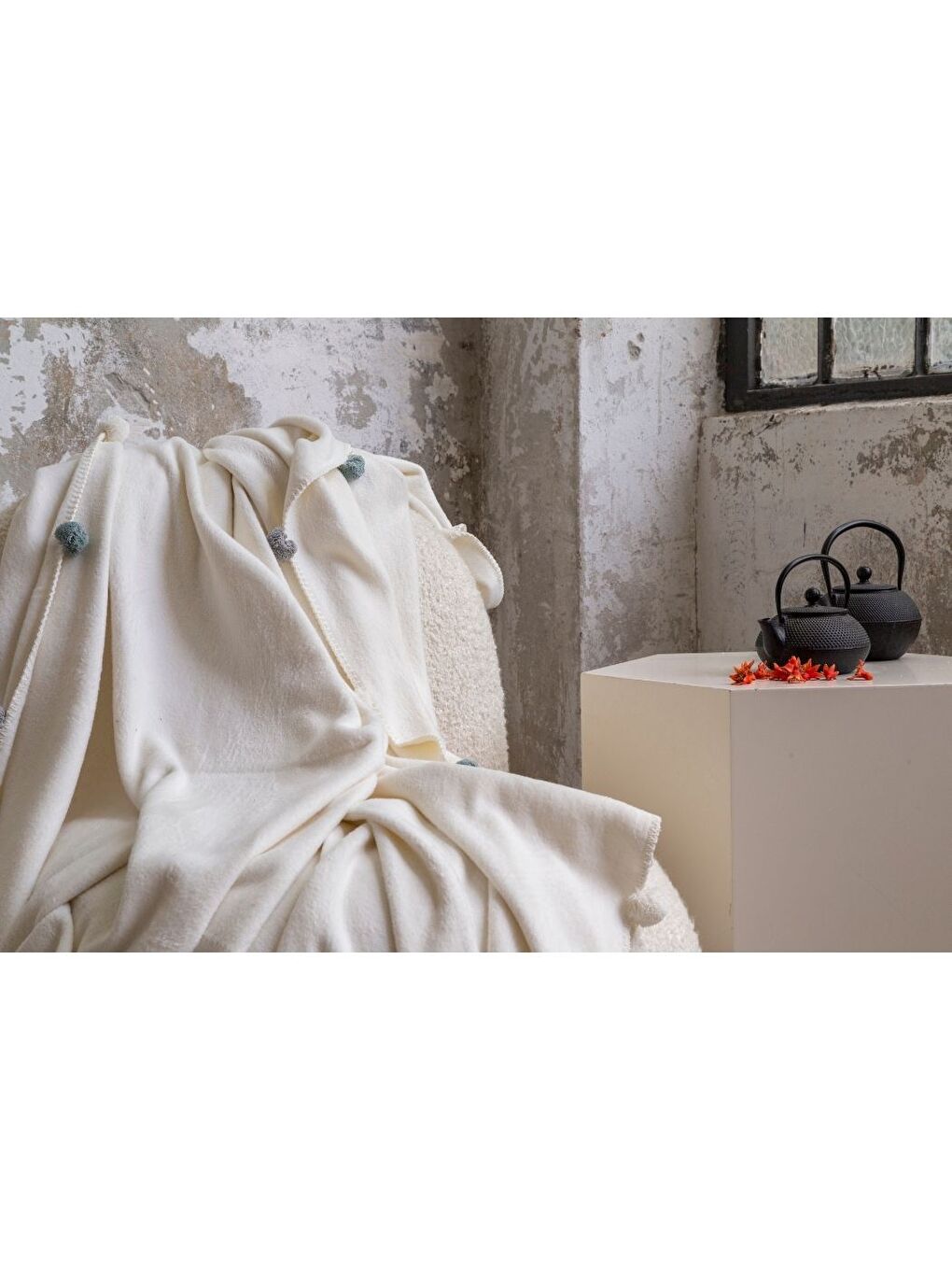 Ekru Çift Kişilik Ponponlu Pike Battaniye 200x220 Krem-1