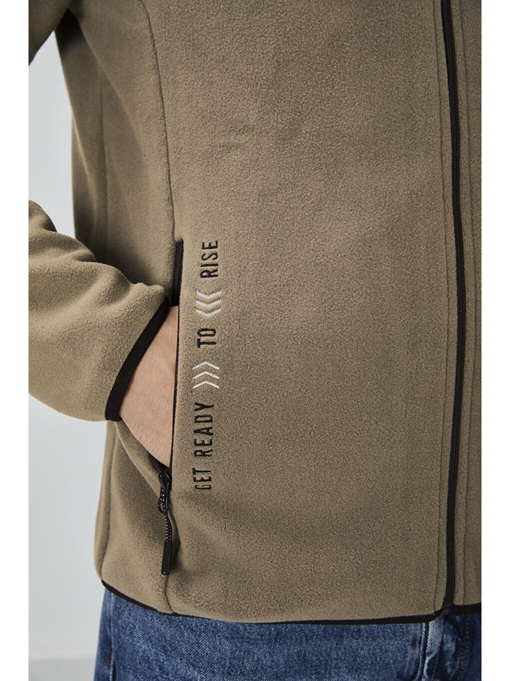 Kahverengi Camel Yazı Nakışlı Dik Yaka  Standart Kalıp Erkek Fermuarlı Sweatshirt Polar - 87992-3