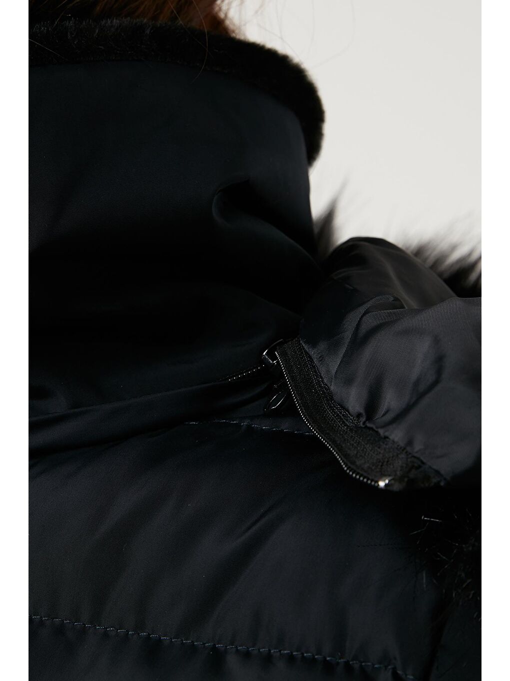 Lacivert Yakası Tüylü Çıkarılabilir Kapüşonlu Şişme Kaban 497YASMIN21-3