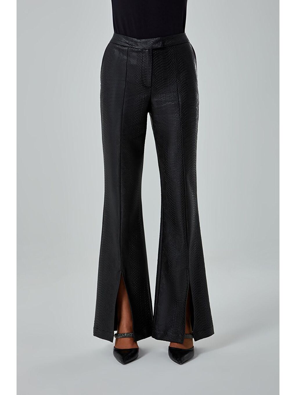 Yılan Deri Detaylı Siyah Pantolon-2