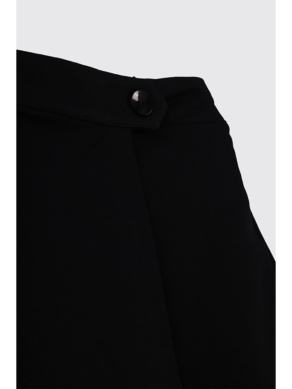 Kız Çocuk Cep Detaylı Beli Yarım Lastikli Siyah Şort Etek-3