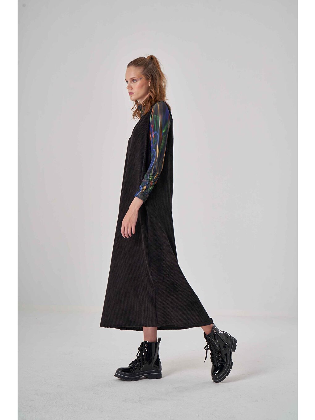 V Yaka Siyah Kadife Elbise-2