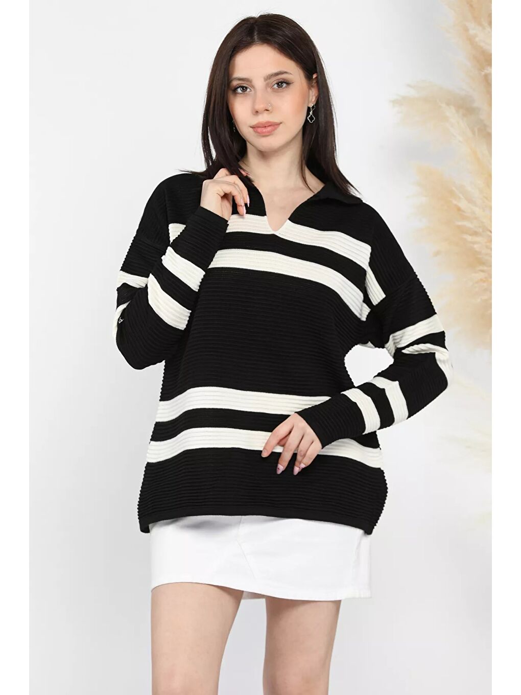 Siyah Polo Yaka Çizgili Kadın Triko Kazak-1