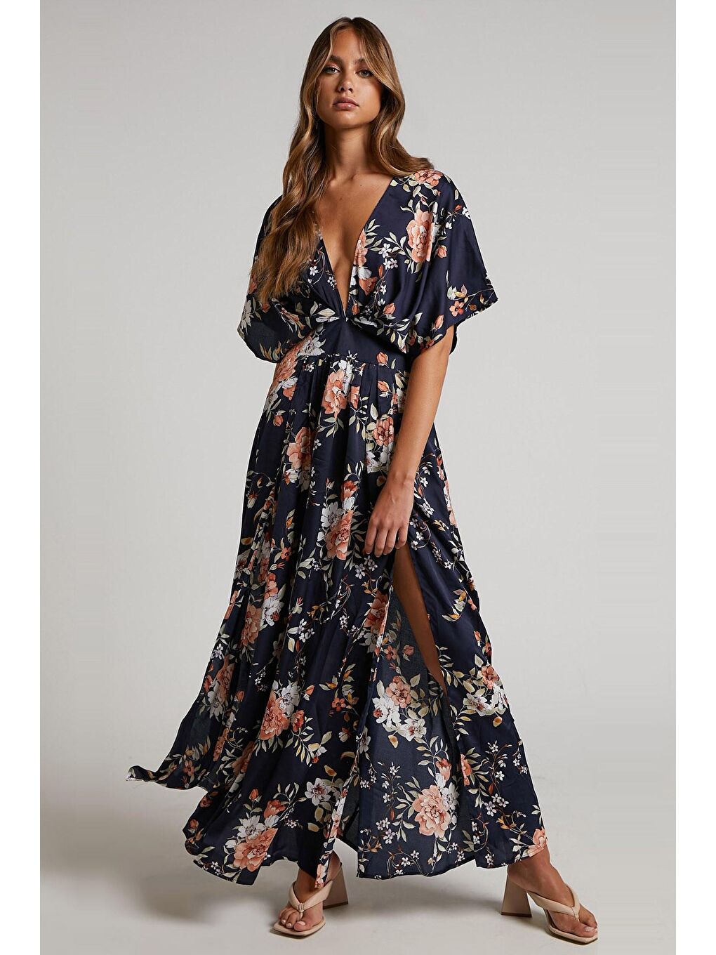 Lacivert Desenli Yırtmaç Detaylı Uzun Elbise Mg1698