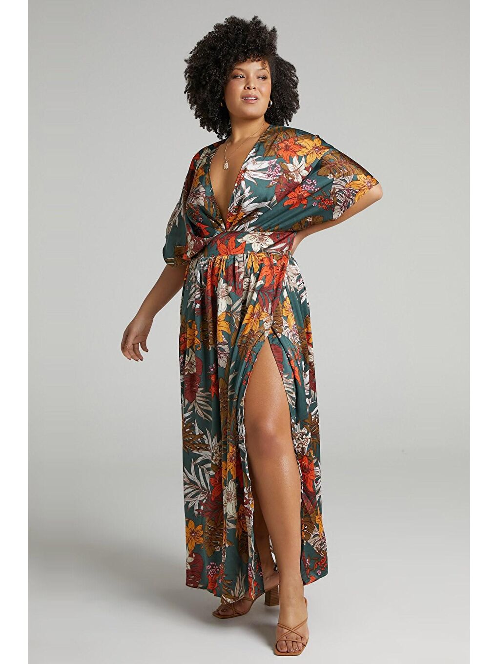 Yeşil Desenli Yırtmaç Detaylı Uzun Elbise Mg1698-3