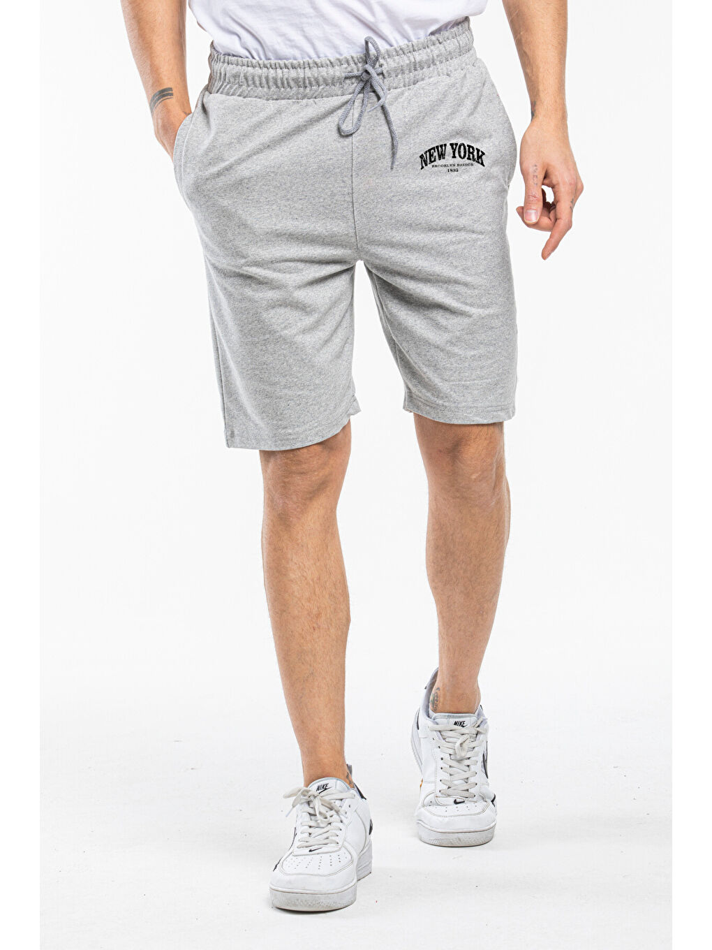 Gri Erkek New York Baskılı Slim Fit Kalıp Şort SPR25SR085-1