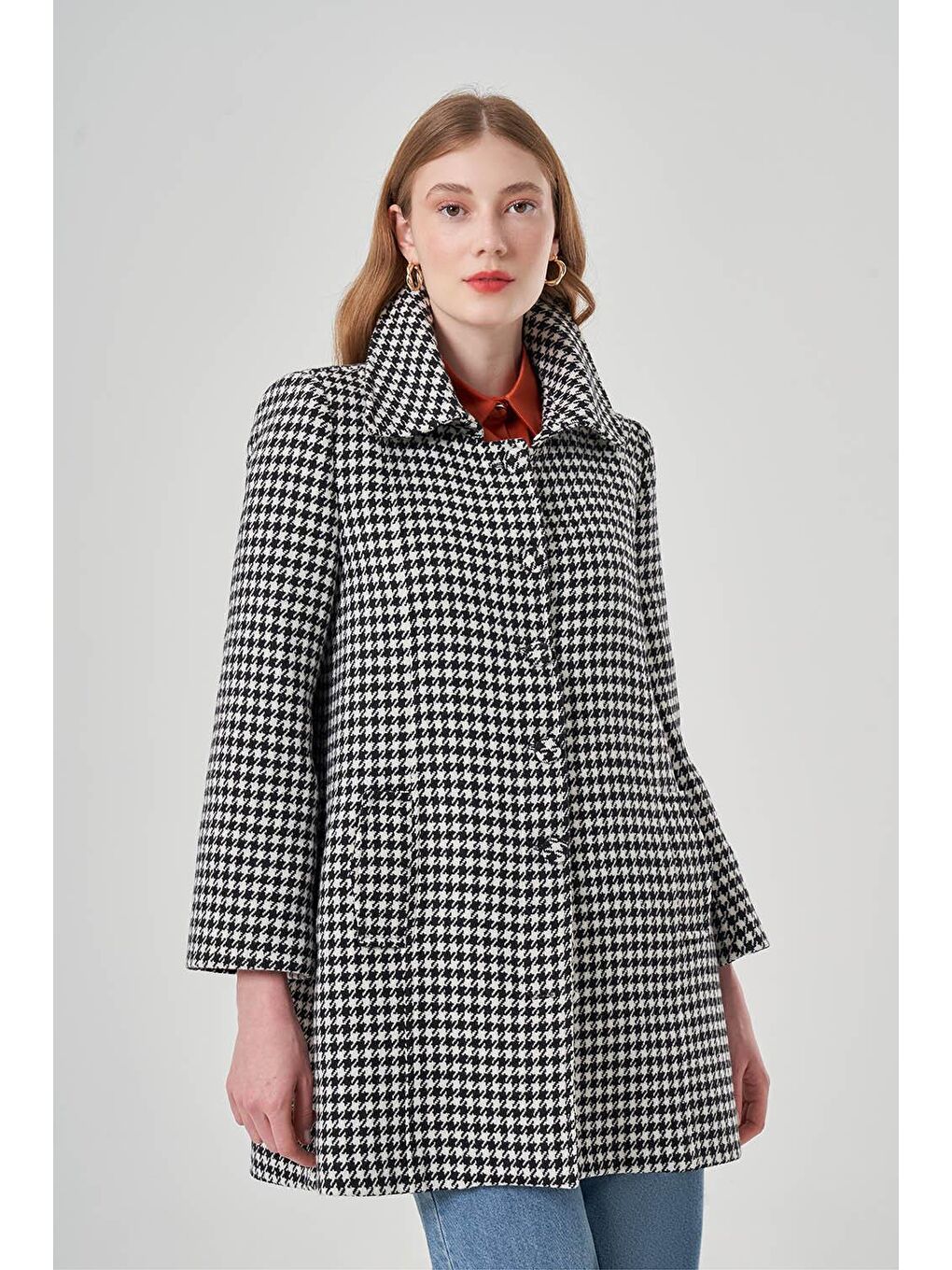 Kazayağı Desenli Siyah Kısa Kaban