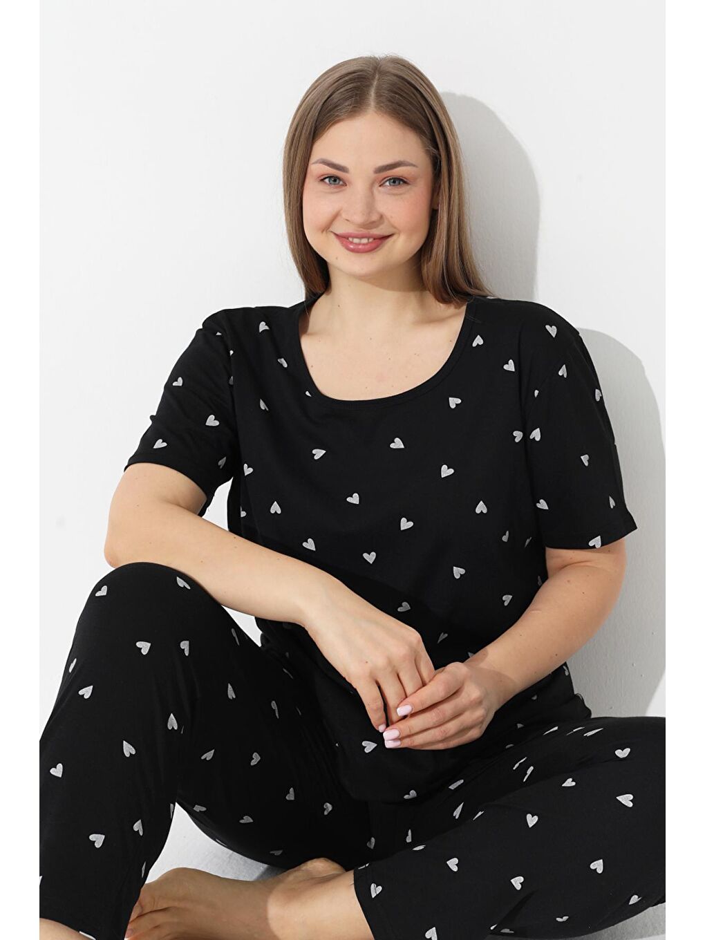 Siyah Kalp Desenli Curve Büyük Beden Kısa Kollu Pamuklu Pijama Takımı