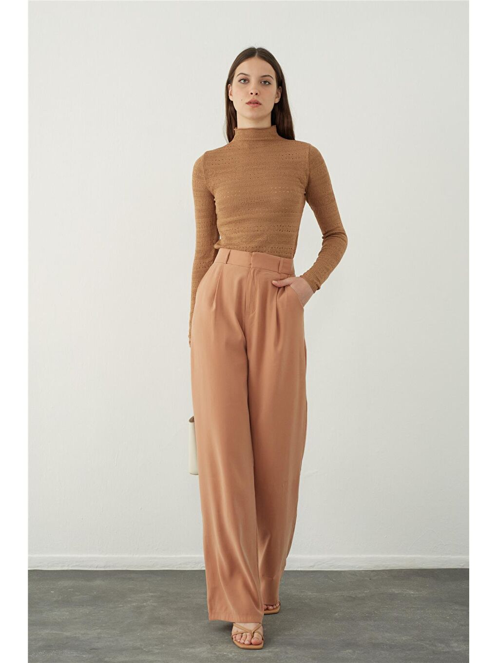 Bej Yarı Transparan Örgü Triko Kazak-1