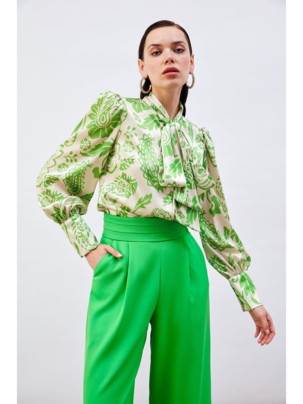 Fularlı Desenli Gömlek - Yeşil