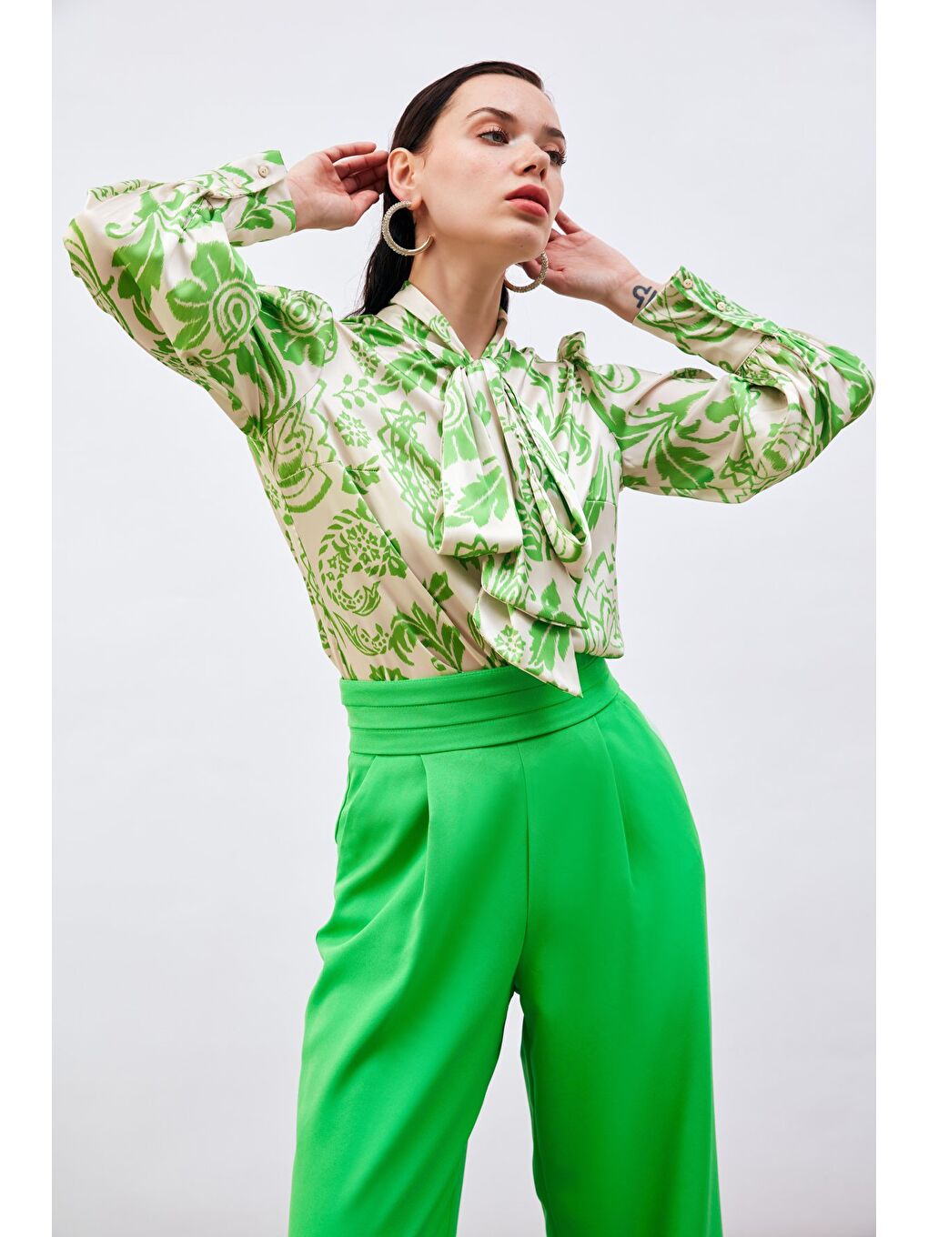 Fularlı Desenli Gömlek - Yeşil-2