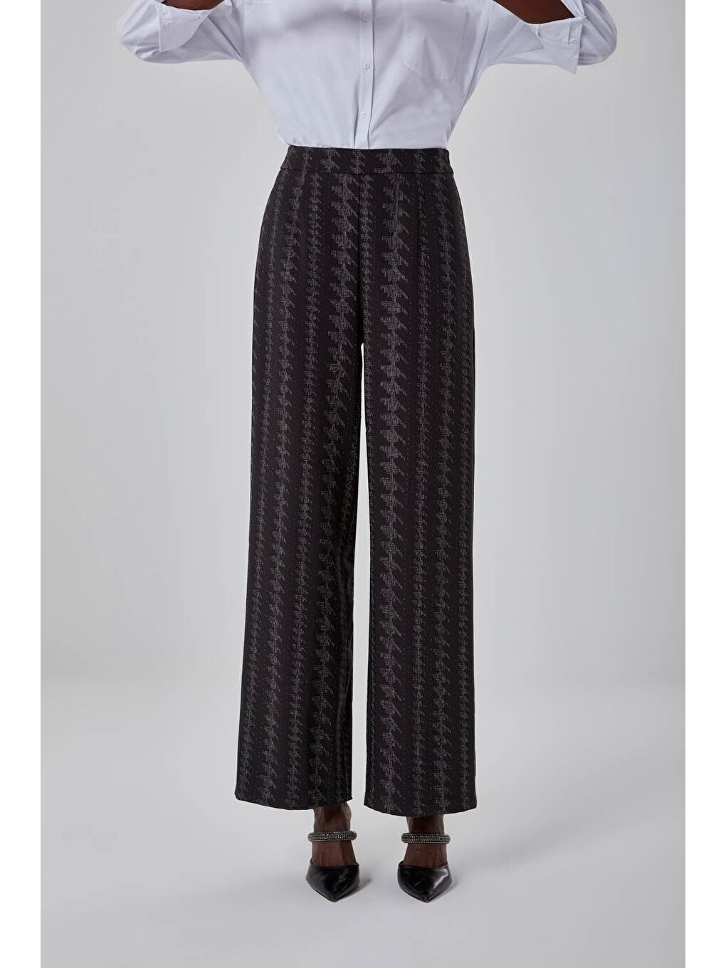 Zikzak Desenli Siyah Pantolon