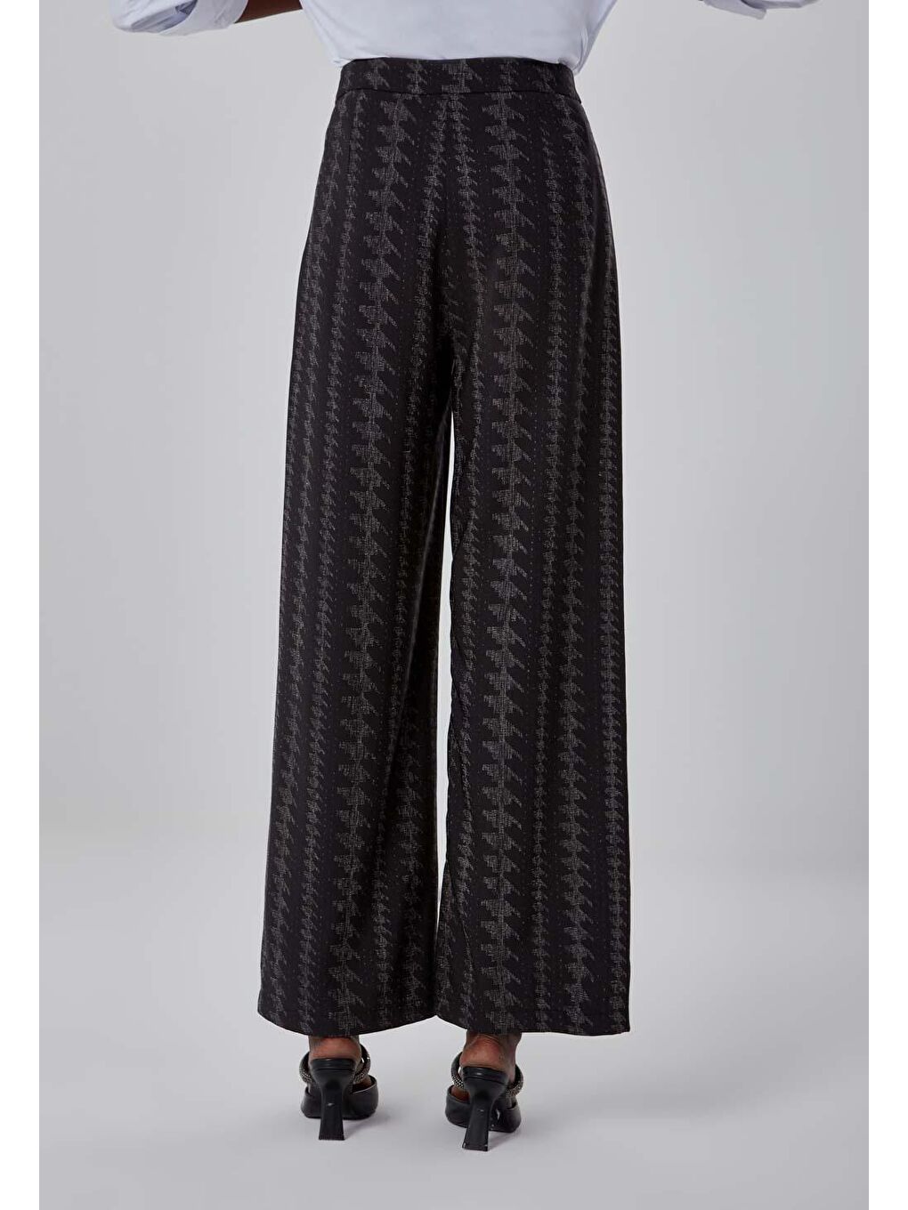 Zikzak Desenli Siyah Pantolon-3