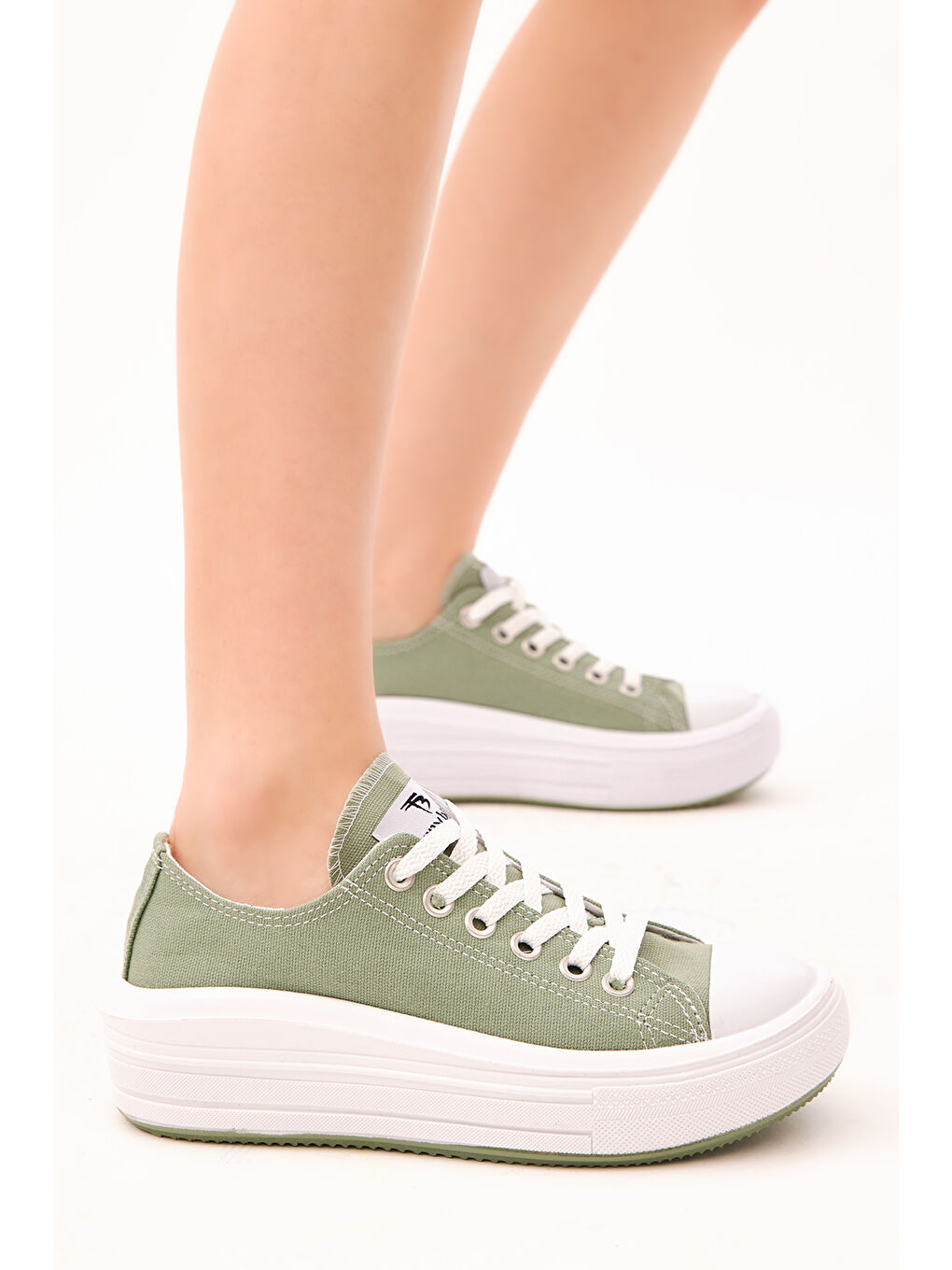 Kadın Mint Yeşili Rahat Kalıp Kalın Tabanlı Spor Ayakkabı-1