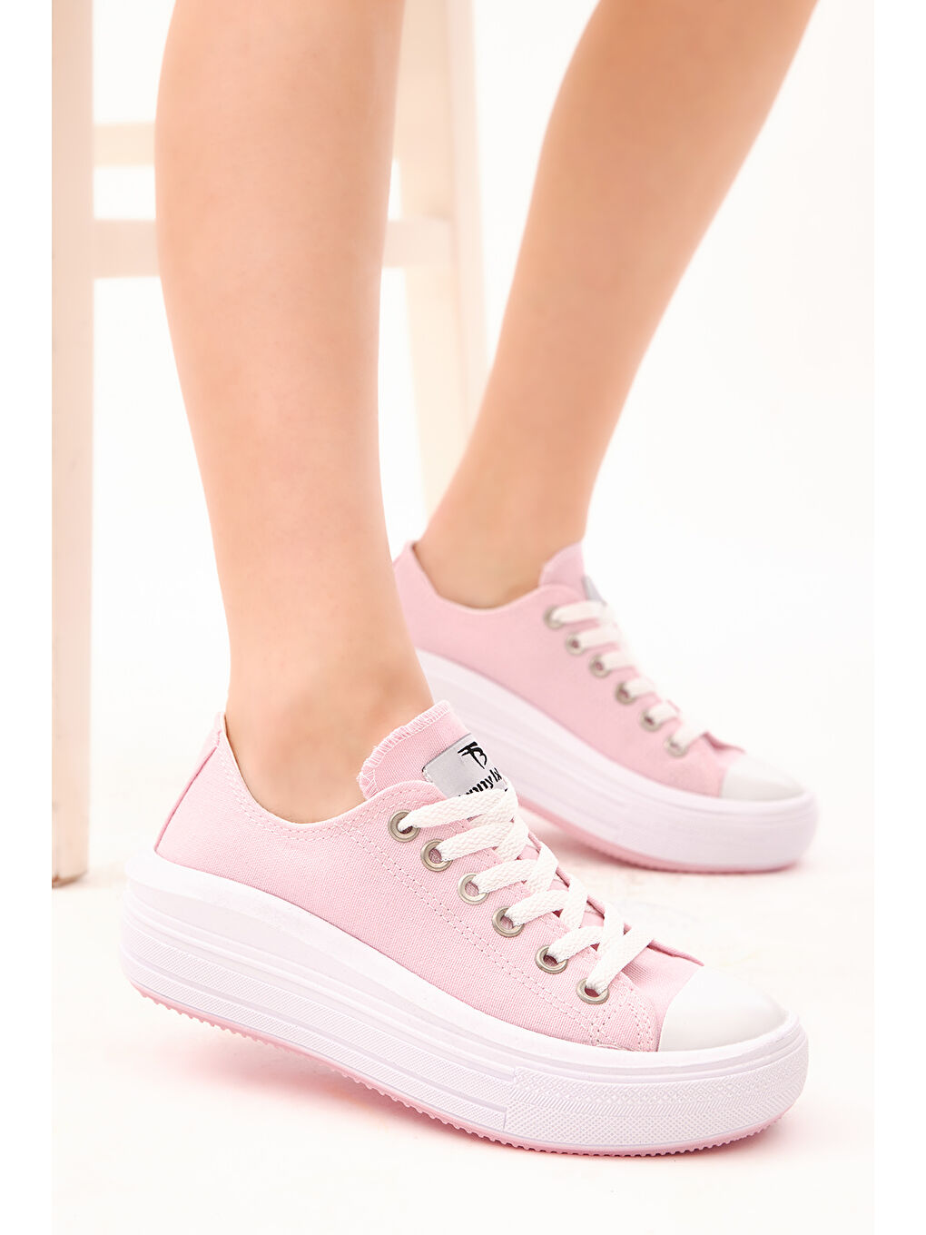 Kadın Pembe Rahat Kalıp Kalın Tabanlı Spor Ayakkabı-1