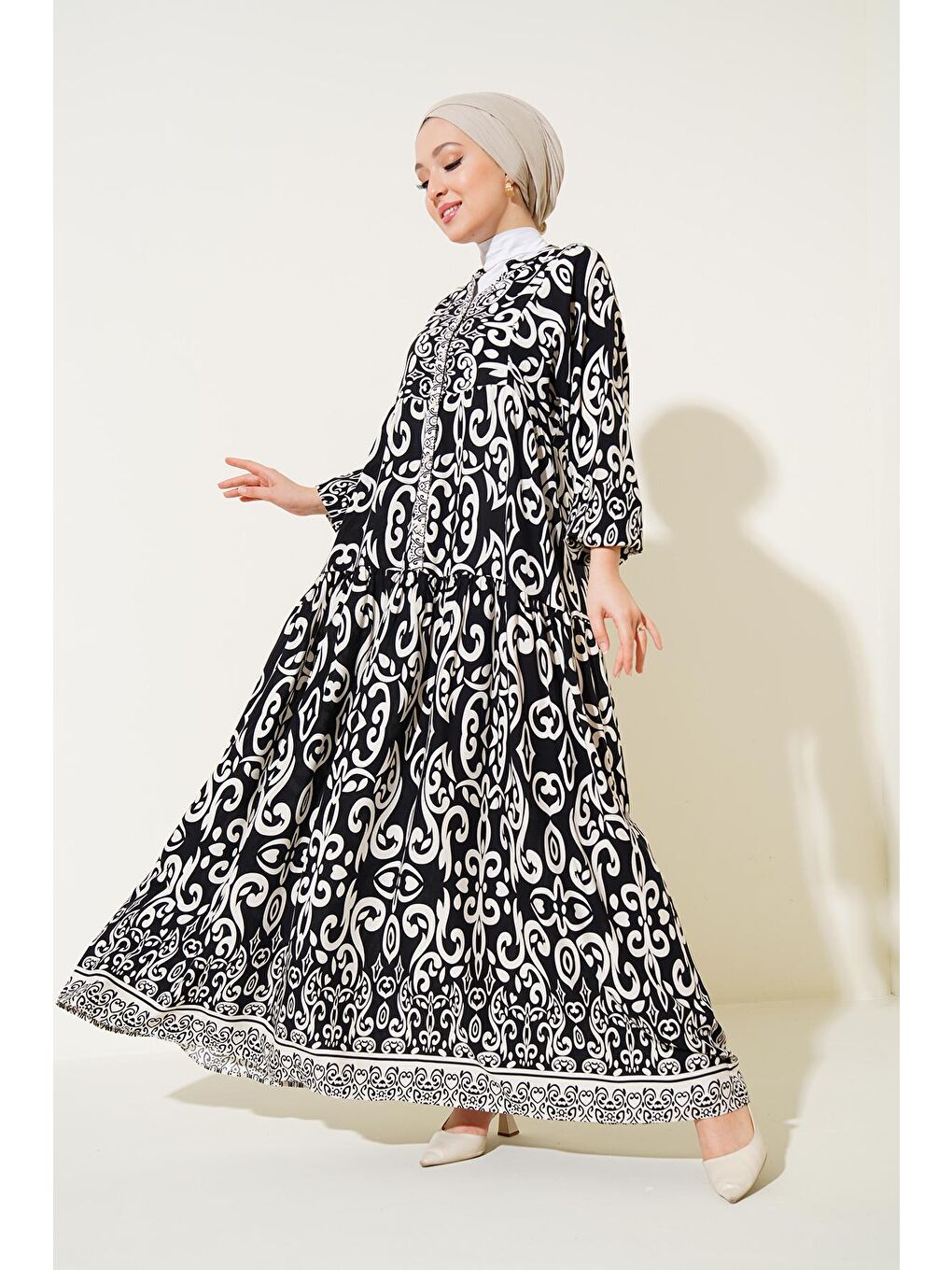 2423 Otantik Desenli Tesettür Elbise - Siyah-2