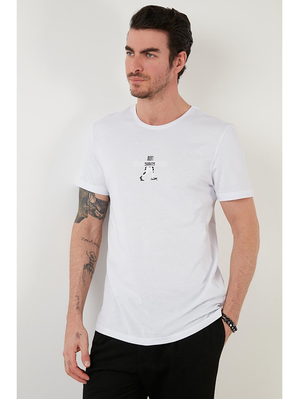 Beyaz Baskılı Slim Fit Bisiklet Yaka %100 Pamuk Tişört 5902418-2