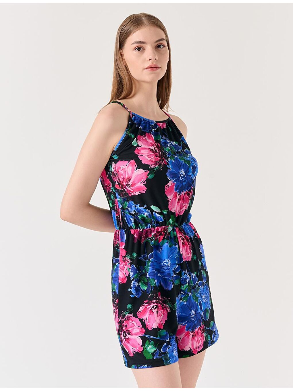 Siyah Halter Yaka Çiçek Desenli Tulum-3