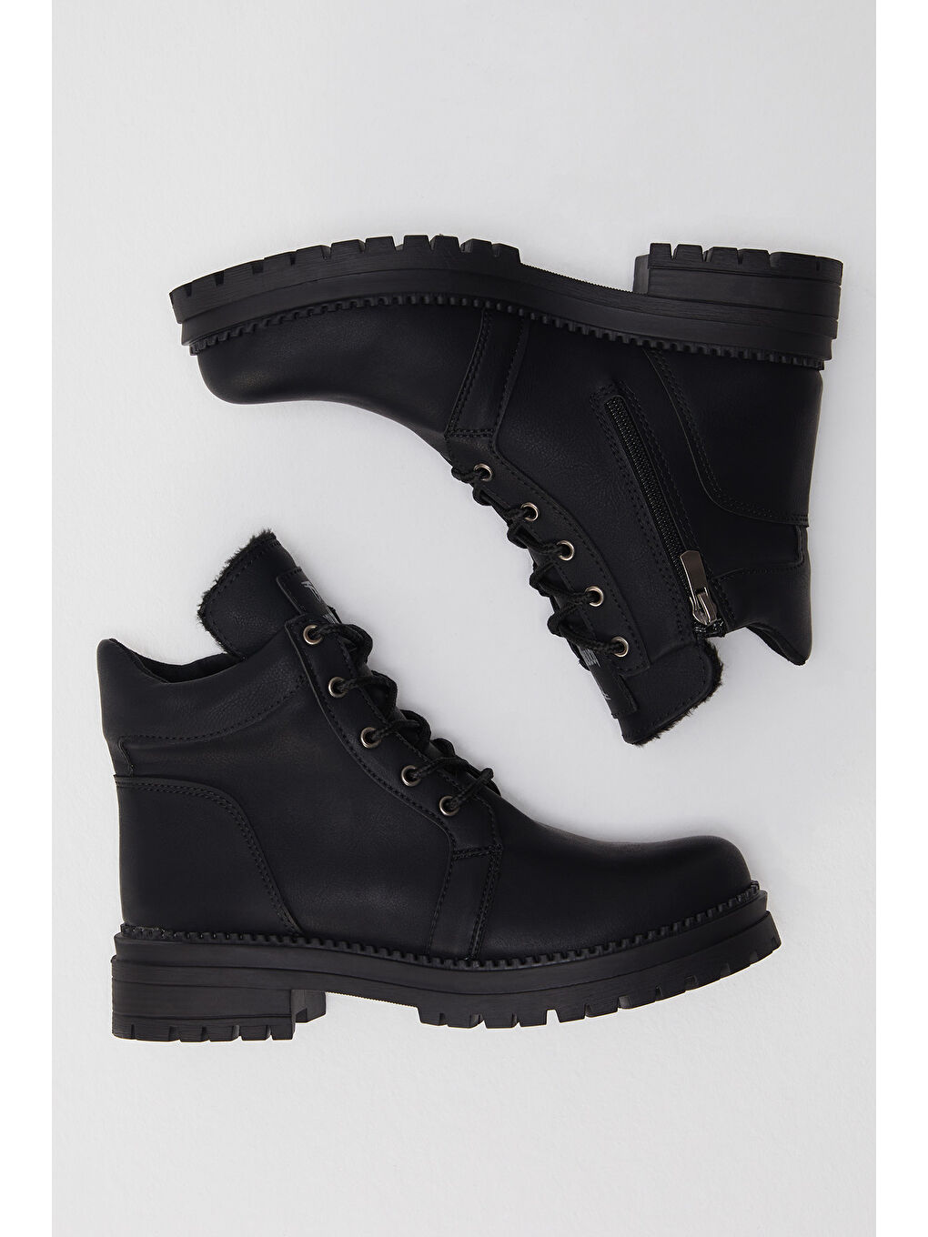 Kadın Siyah Cilt Rahat Kalıp Kalın Taban Bağcıklı ve Fermuarlı Bot-2