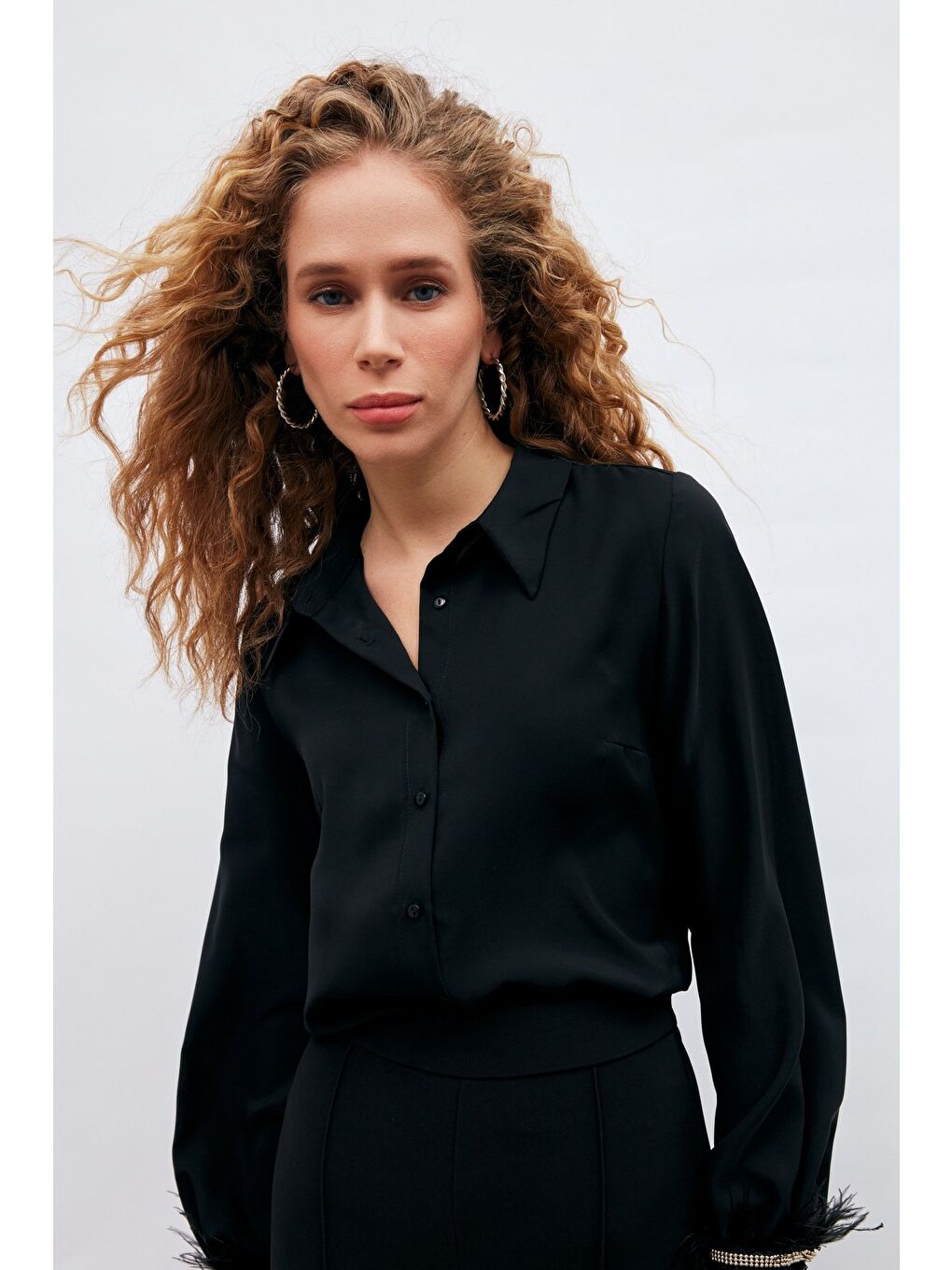 Manşetleri Aksesuarlı Gömlek - Siyah-4