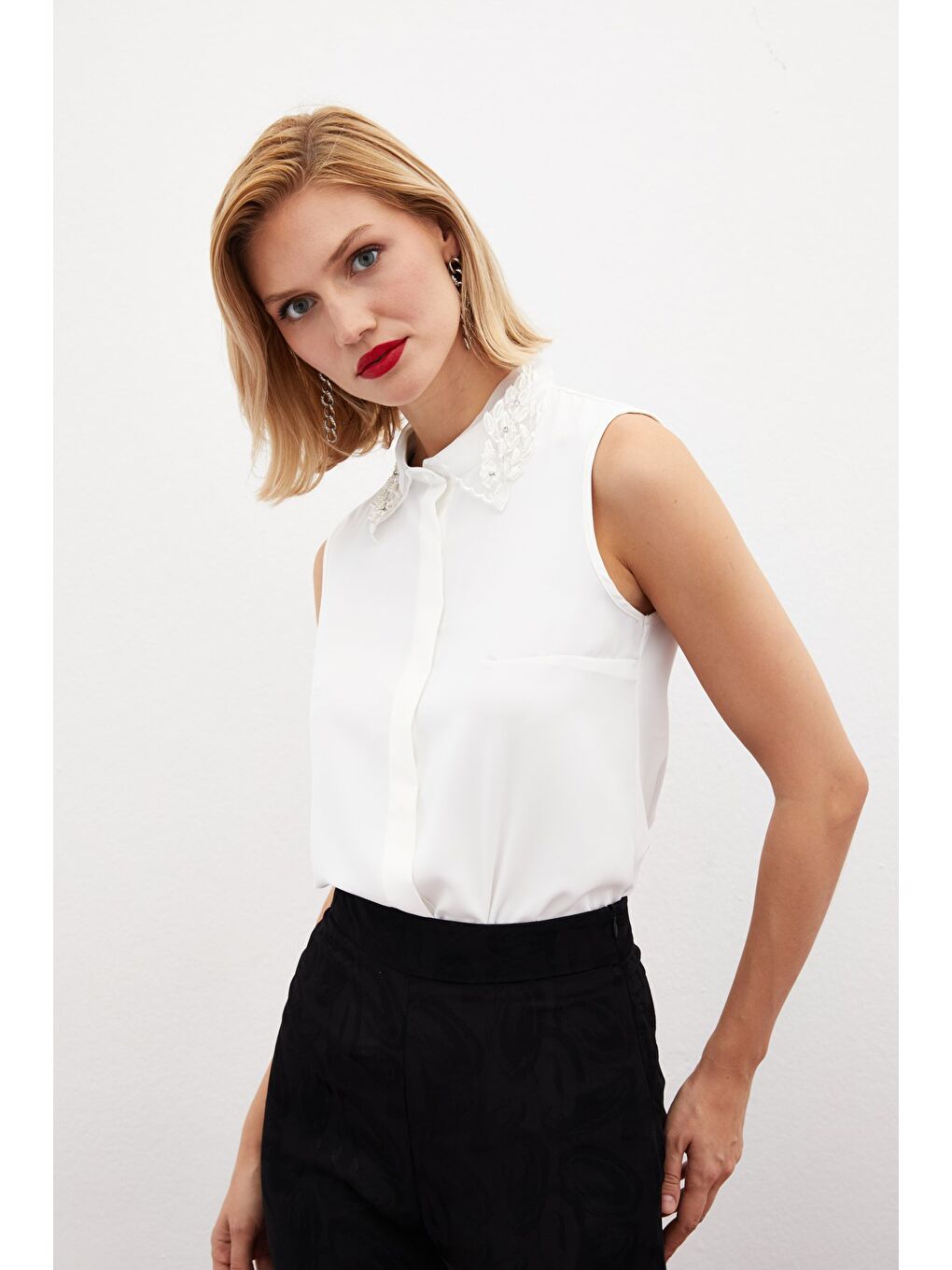 Yaka İşlemeli Kolsuz Gömlek - Ekru-2