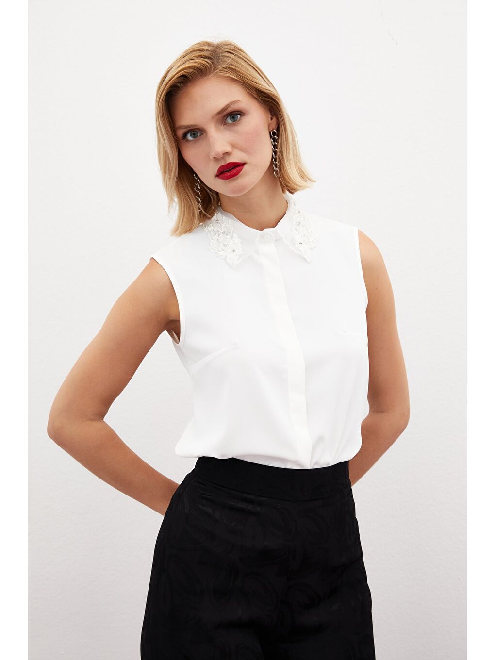 Yaka İşlemeli Kolsuz Gömlek - Ekru-3