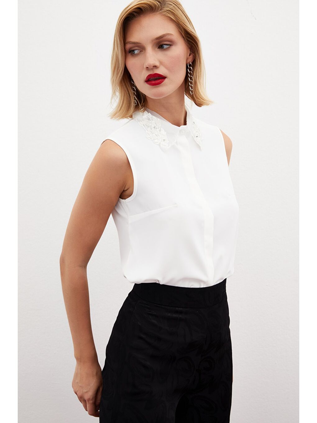 Yaka İşlemeli Kolsuz Gömlek - Ekru-4