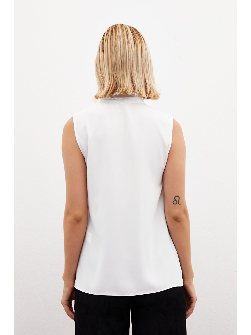 Yaka İşlemeli Kolsuz Gömlek - Ekru-5