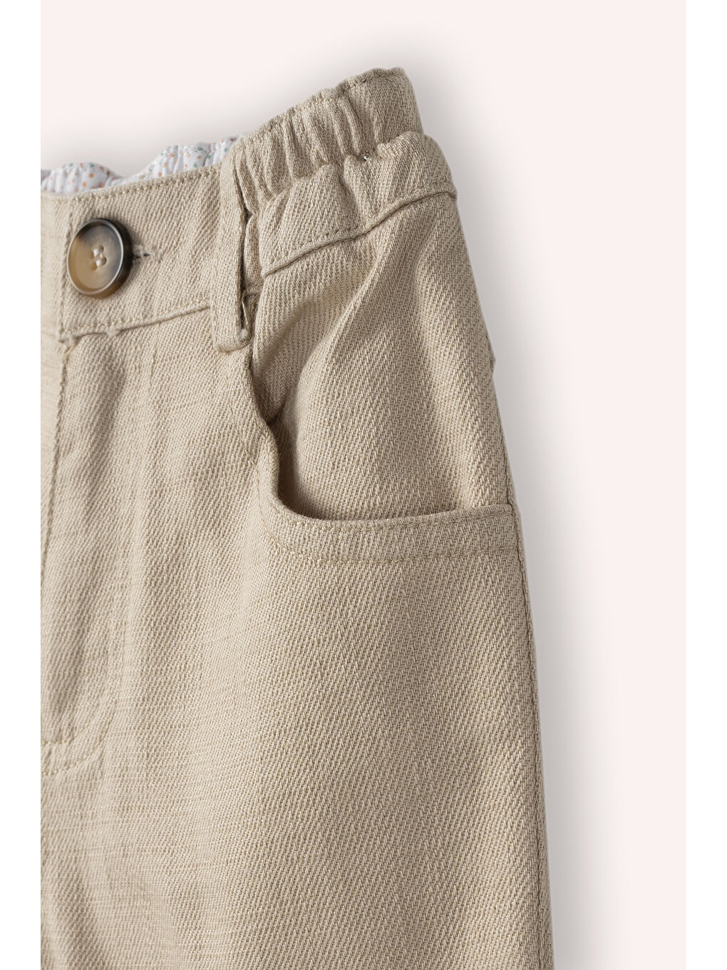 Erkek Bebek Beli Lastikli Kemer Ve Paça İçi Puantilyeli Bej Şort-1