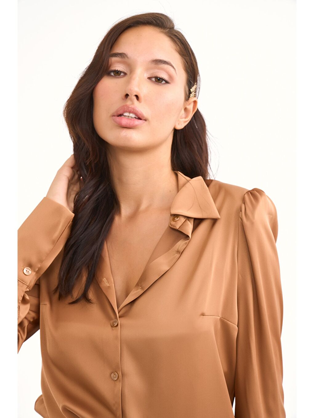Kahverengi Vatkalı Saten Gömlek - Camel-3