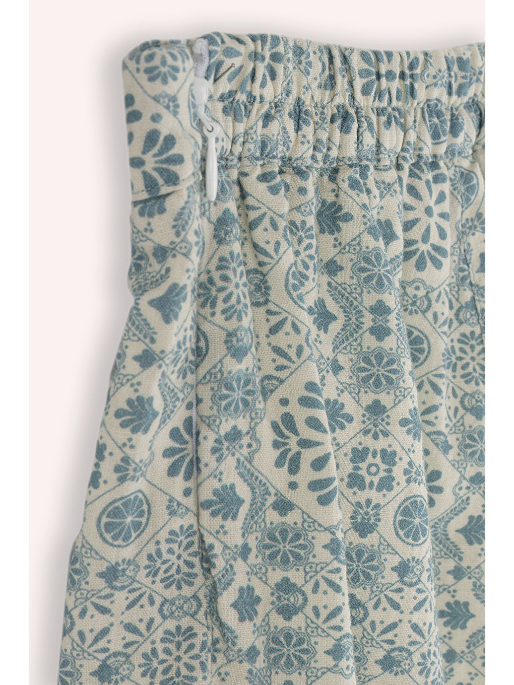 Kız Bebek Etnik Desenli Fermuarlı Yeşil Şort-1