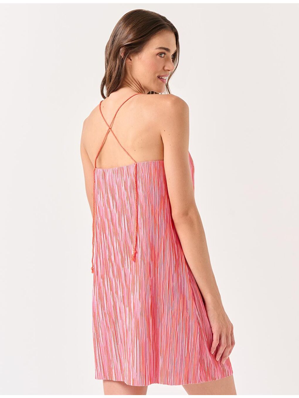 Kırmızı Askılı V Yaka Desenli Mini Elbise-4