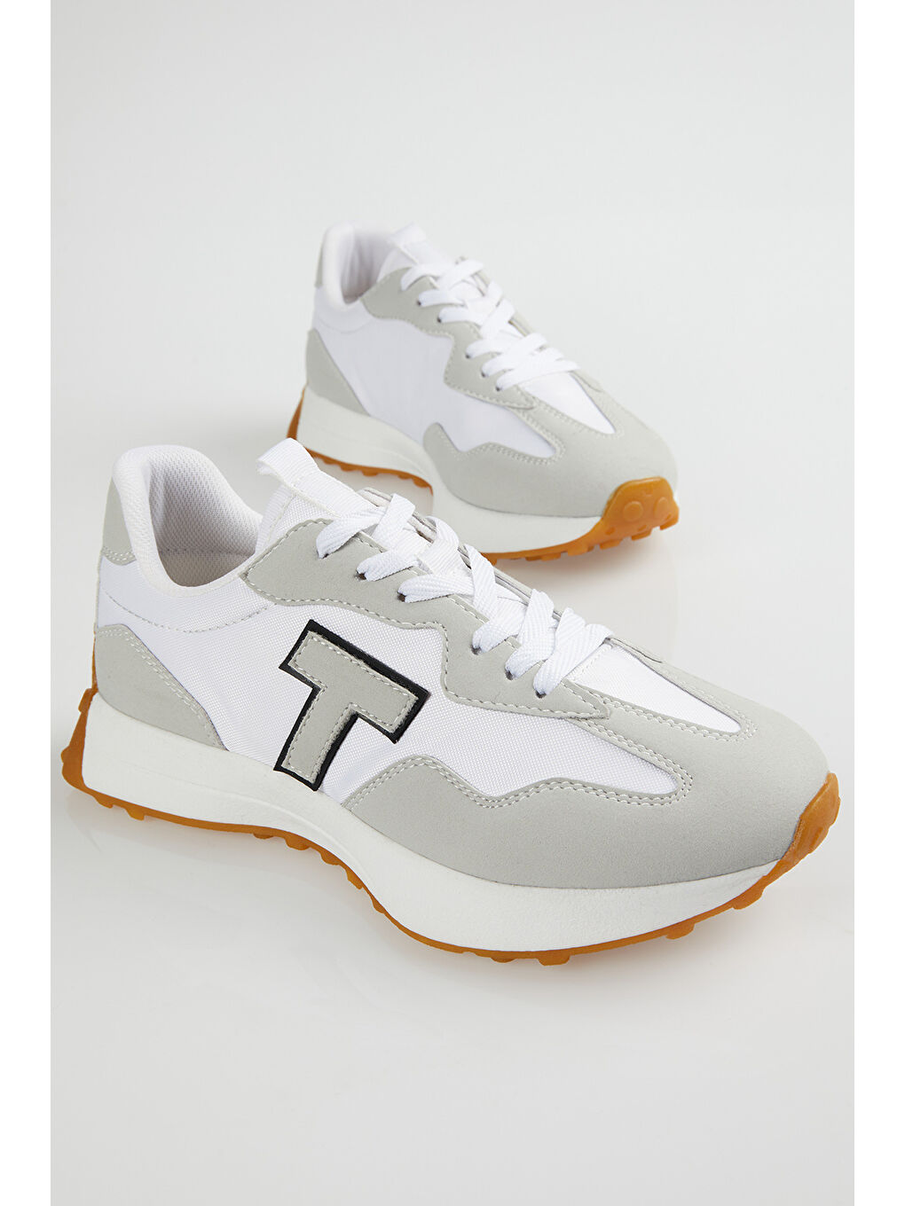 Unisex Beyaz Kaymaz Taban Spor ve Koşu Ayakkabısı