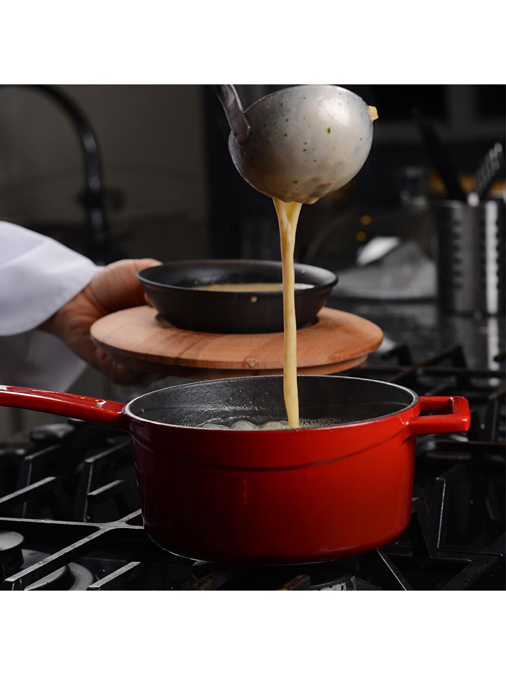 Turuncu Yuvarlak Sos Tenceresi Cam kapaklı, Metal Saplı. Glaze Serisi Çap(Ø16 cm.-3