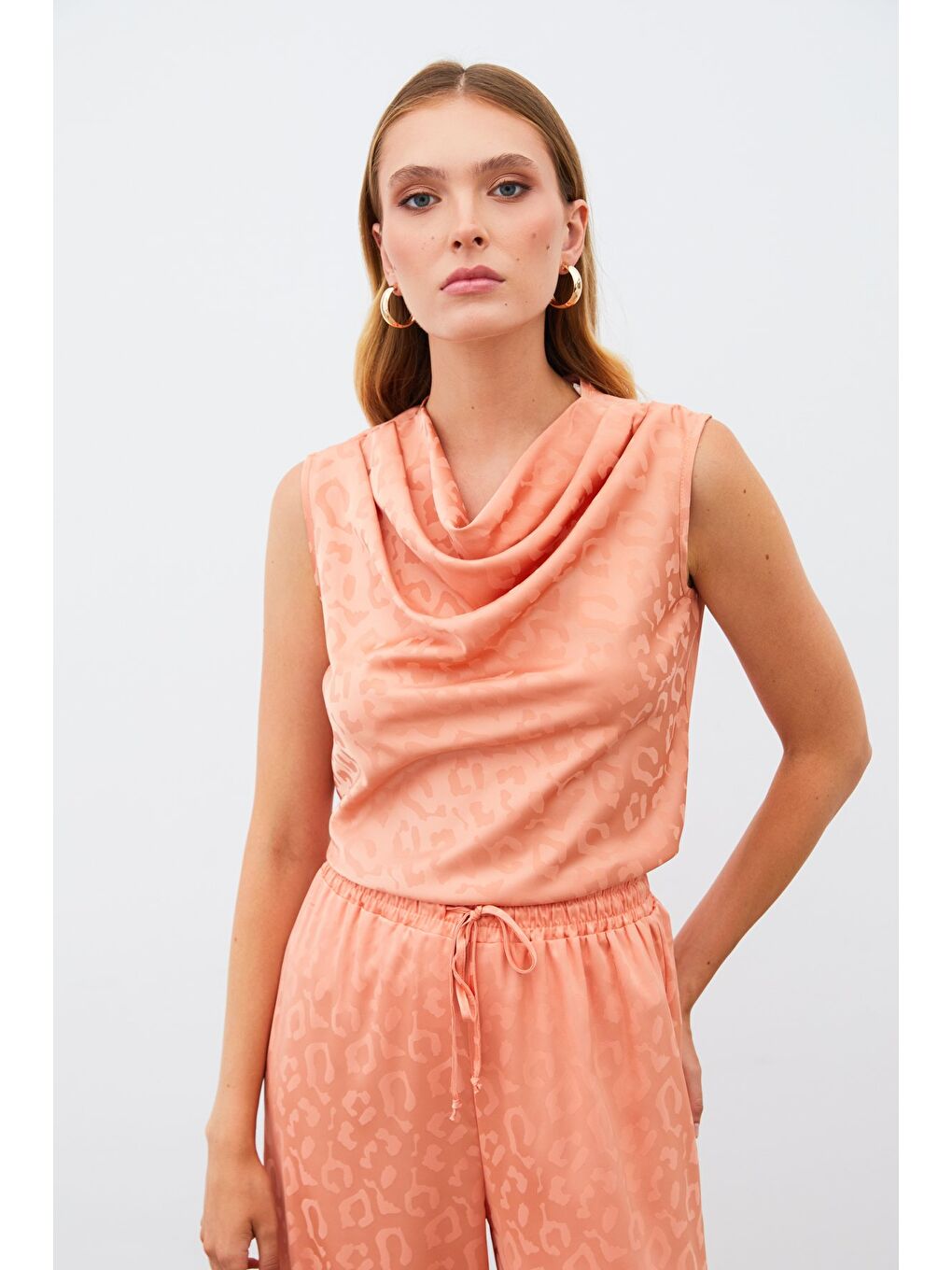 Pembe Degaje Yaka Kolsuz Bluz - Somon-1