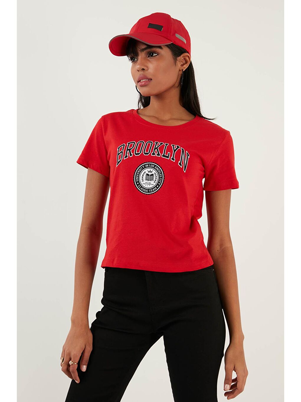 Kırmızı Brooklyn Baskılı Bisiklet Yaka Dar Kesim T Shirt 5864581-1