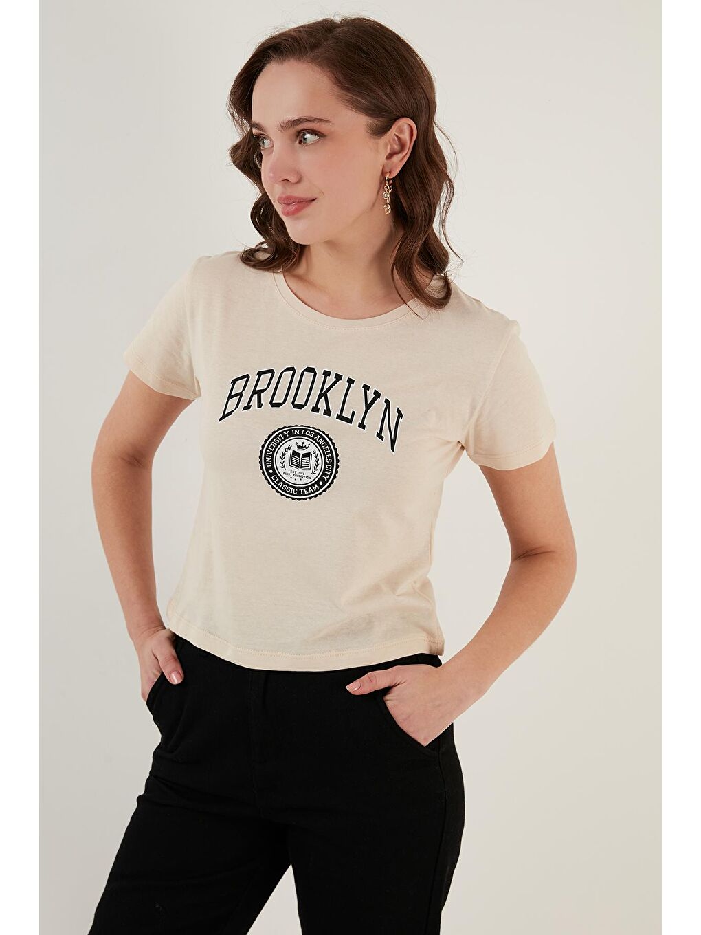 Lela Gri Brooklyn Baskılı Bisiklet Yaka Dar Kesim T Shirt 5864581