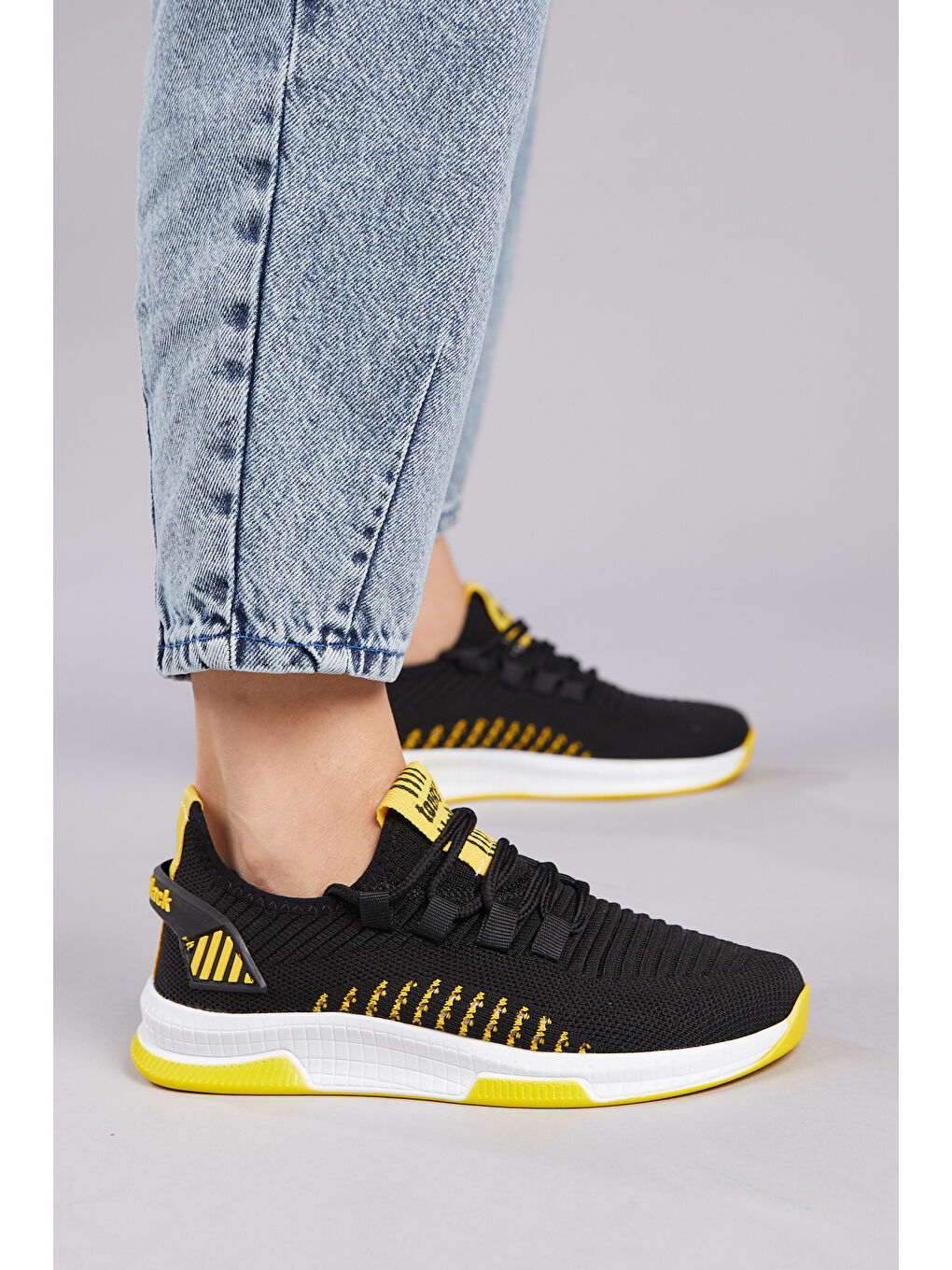 Unisex Siyah Sarı Poli Taban Tekstil Kumaş Bağcıklı Spor Ayakkabı-1