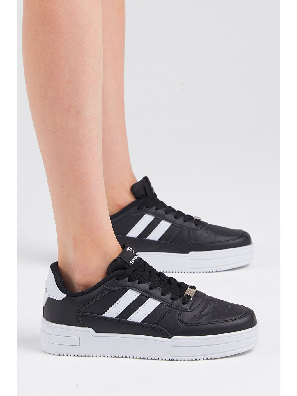 Unisex Siyah Beyaz Yanı Çizgili Bağcıklı Rahat Kalıp Sneaker-3