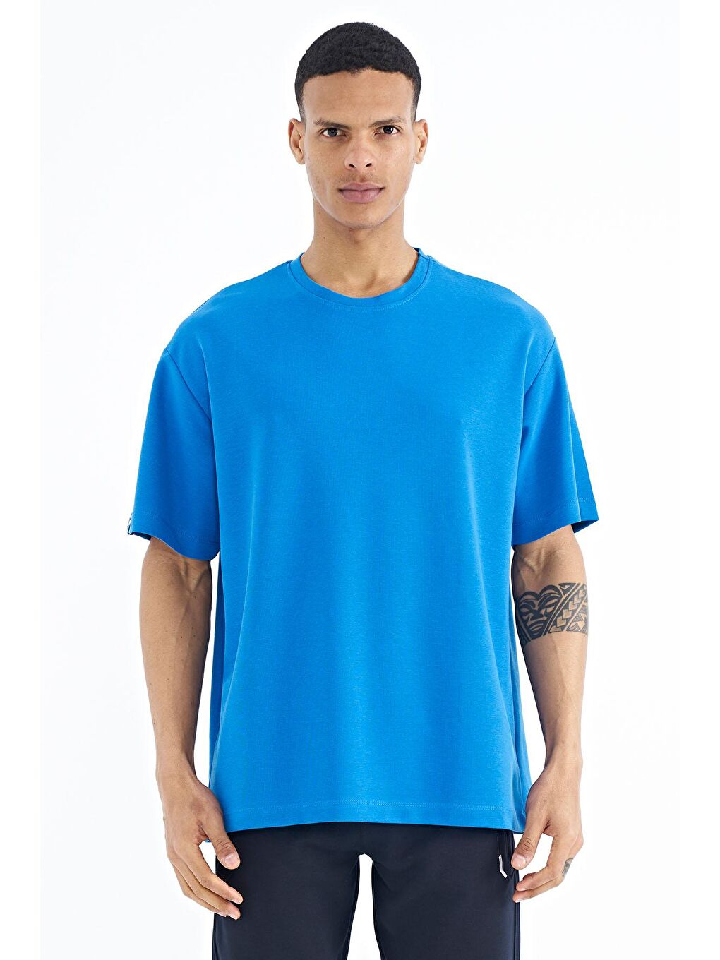 TOMMYLIFE Mavi Saks Kol Arma Detaylı Basic Oversize Erkek T-Shirt - 88193