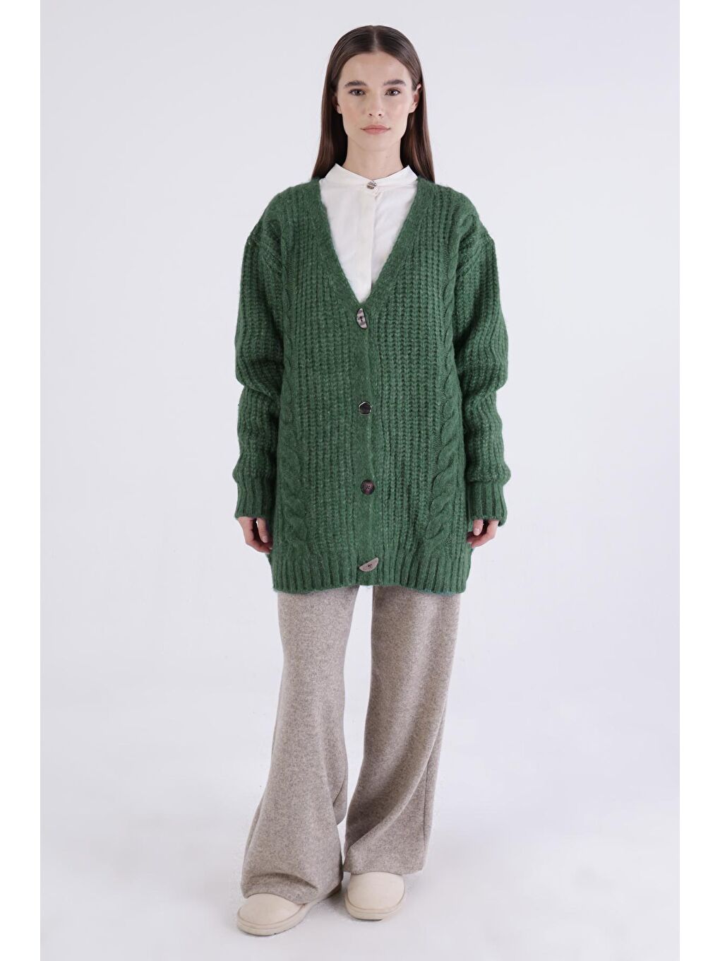 Yeşil V Yaka Düğmeli Triko Hırka-1