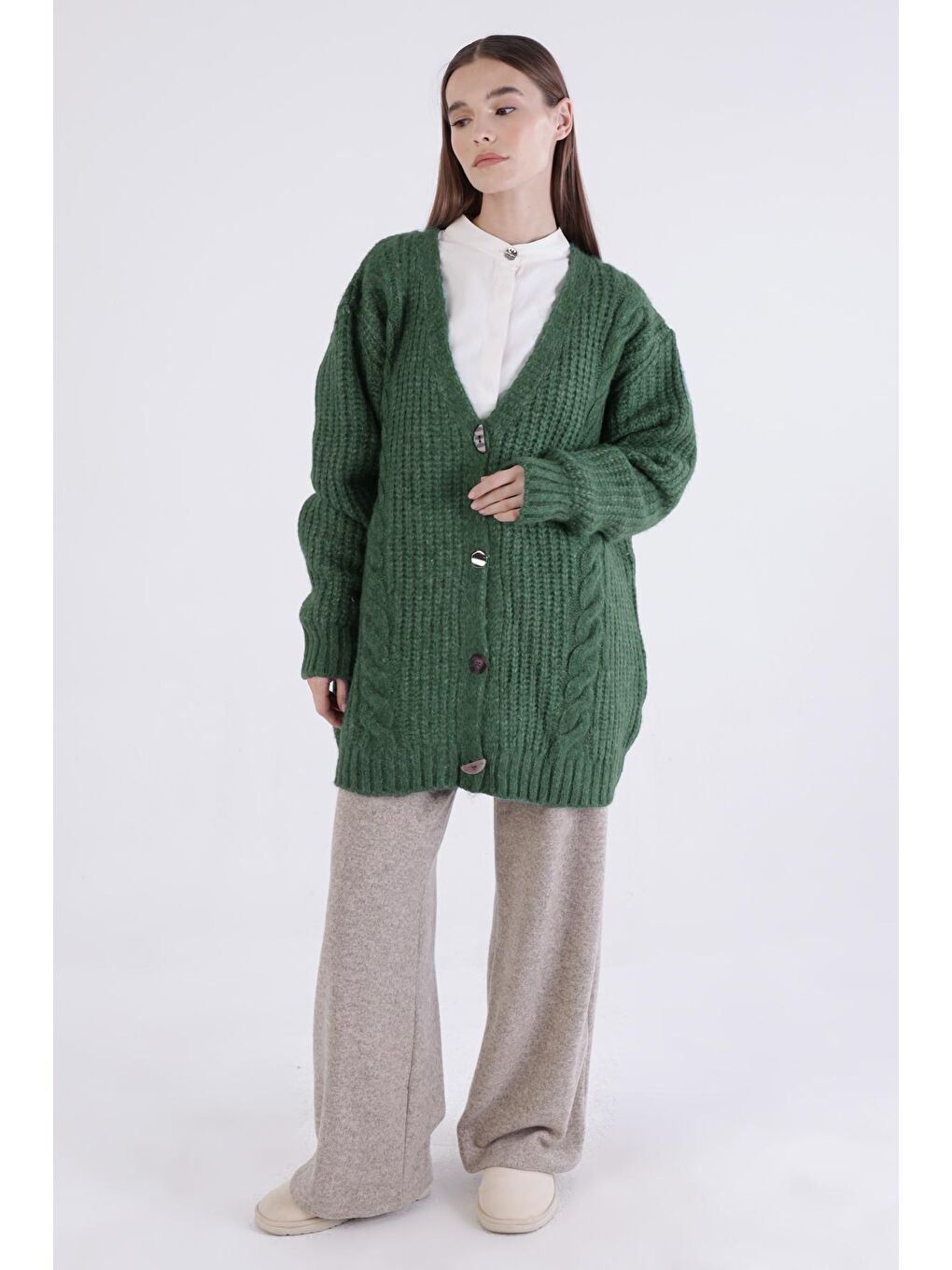 Yeşil V Yaka Düğmeli Triko Hırka-4