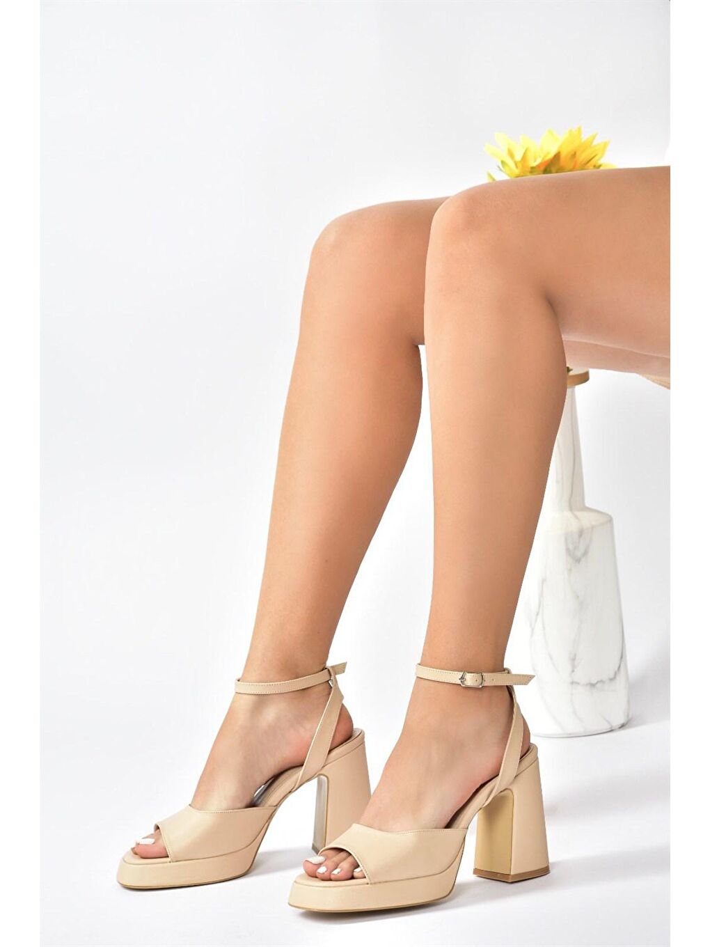 Bej Ten Kalın Platform Topuklu Kadın Ayakkabı M570345609-2