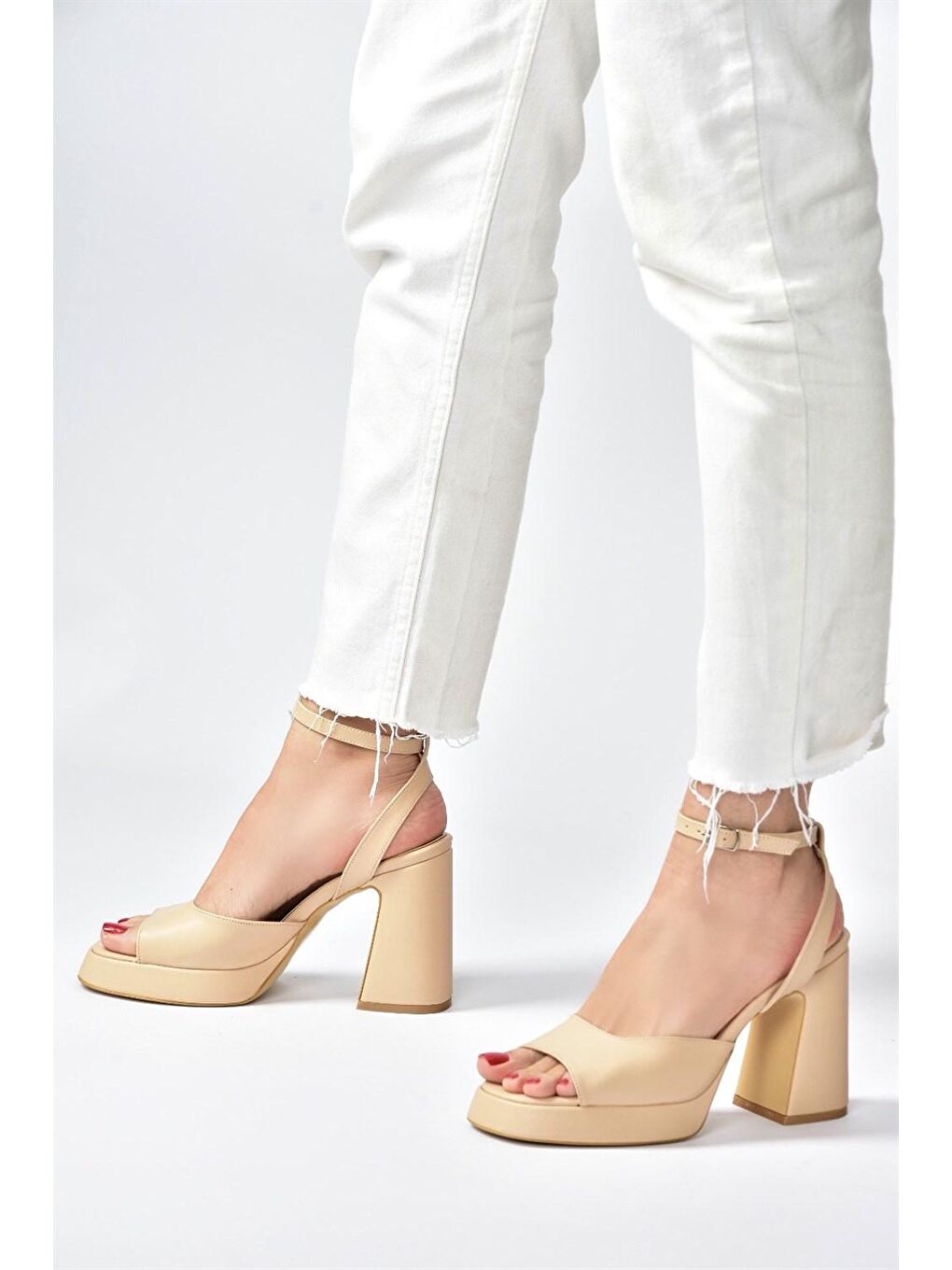 Bej Ten Kalın Platform Topuklu Kadın Ayakkabı M570345609-3