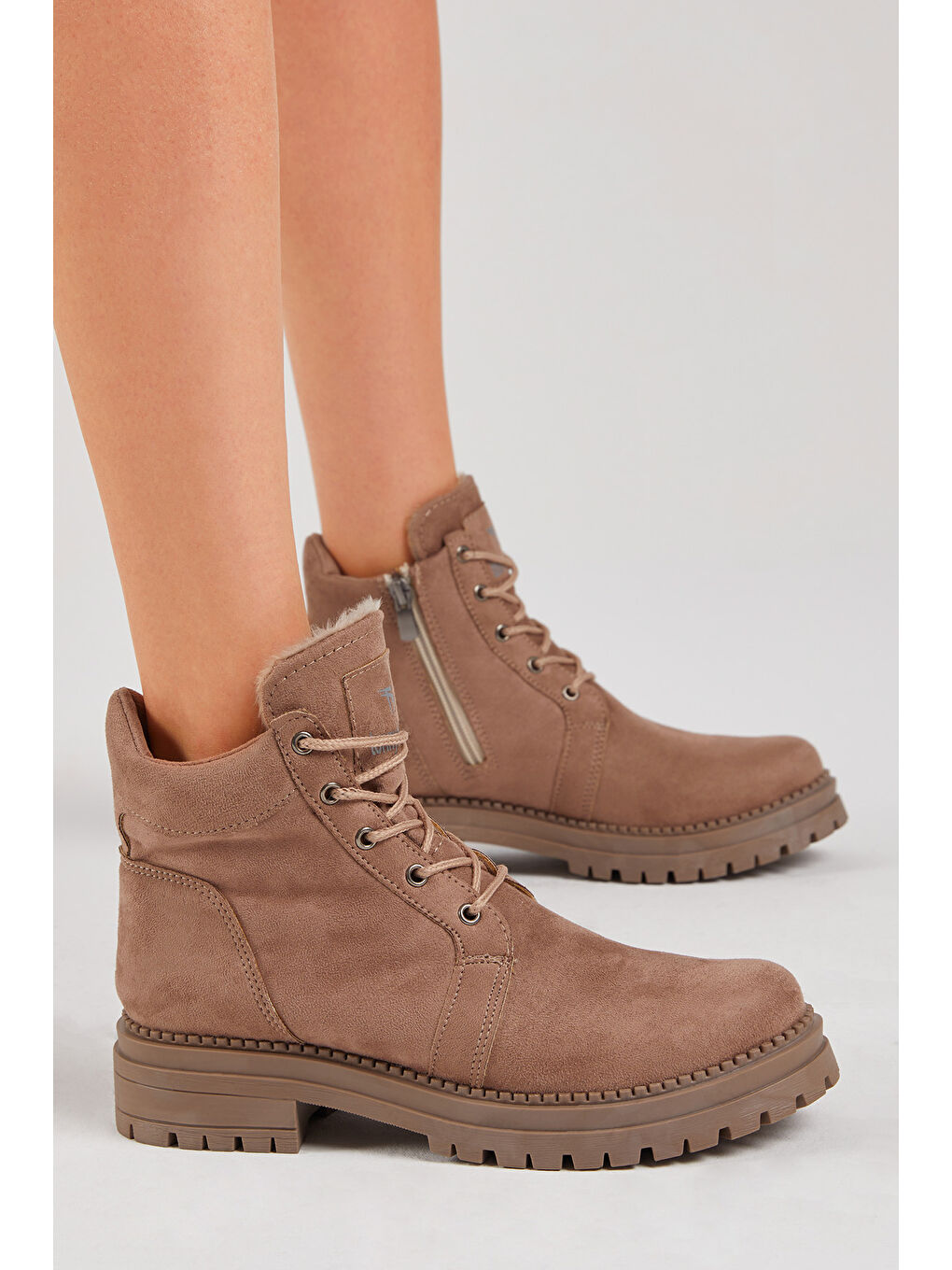 Bej Kadın Vizon Rahat Kalıp Kalın Taban Bağcıklı ve Fermuarlı Bot-2