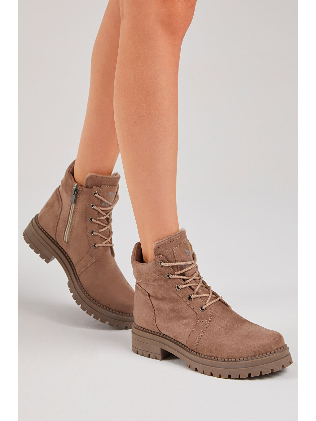 Bej Kadın Vizon Rahat Kalıp Kalın Taban Bağcıklı ve Fermuarlı Bot-3