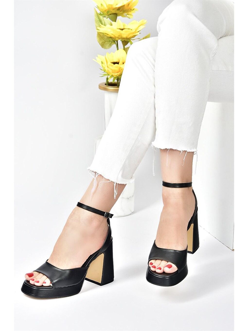 Siyah Kalın Platform Topuklu Kadın Ayakkabı M570345609-3